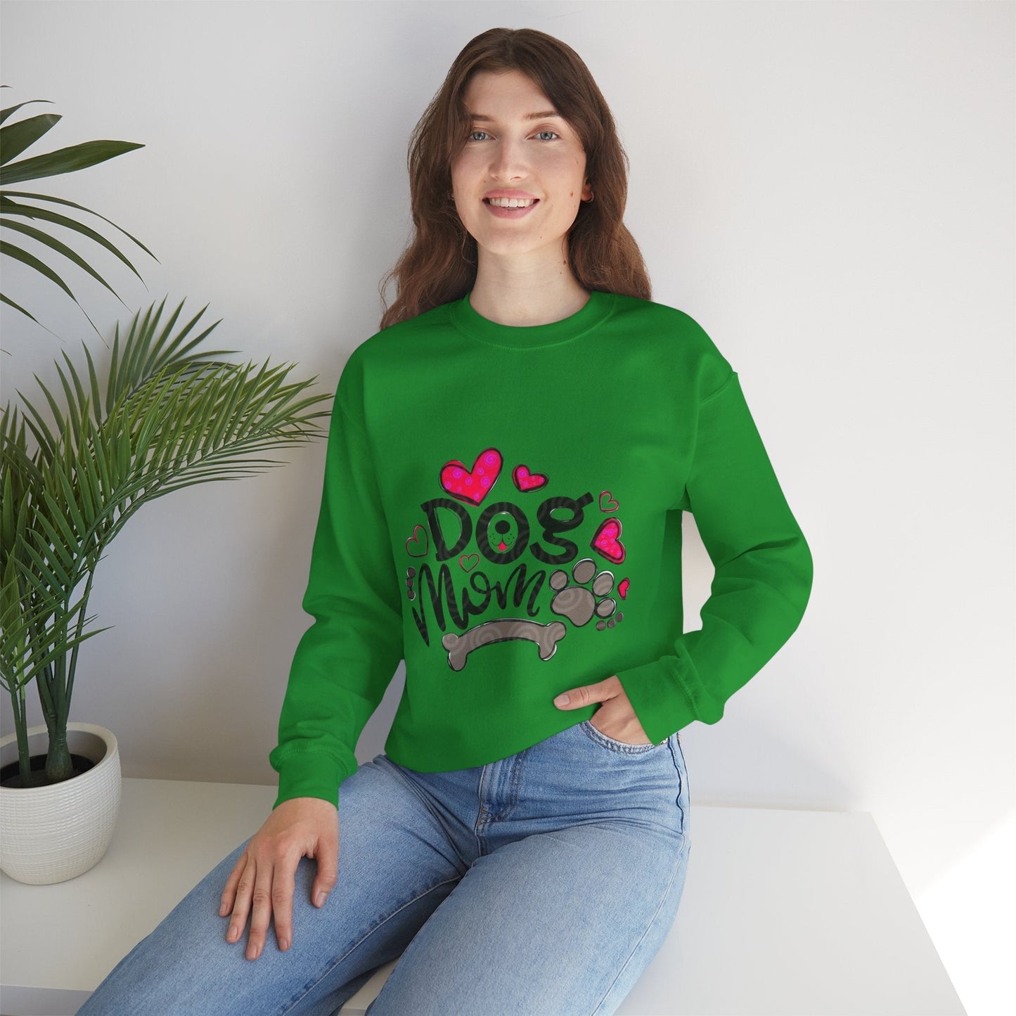 Dog Mom Love Crewneck Sweatshirt - Cozy Gift for Pet Owners
