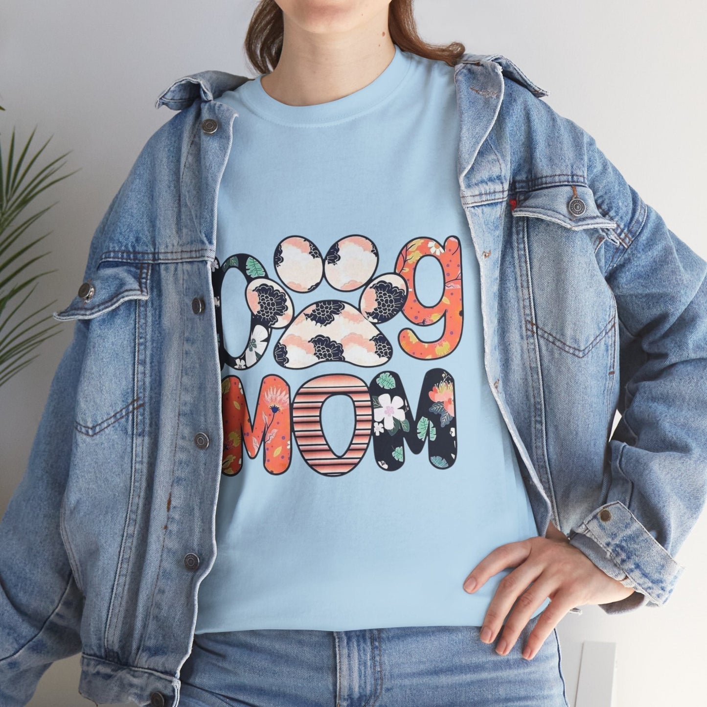 Dog Mom Unisex Heavy Cotton Tee – Perfect Gift for Pet Lovers