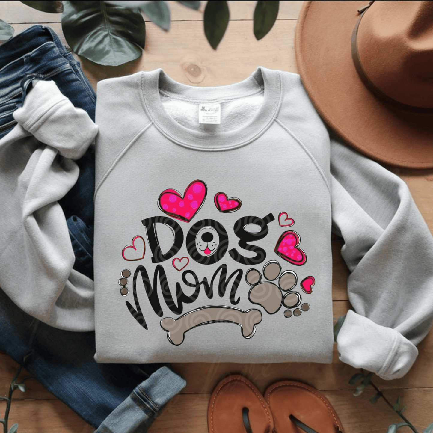Dog Mom LoveDog Mom Love Crewneck Sweatshirt Crewneck Sweatshirt