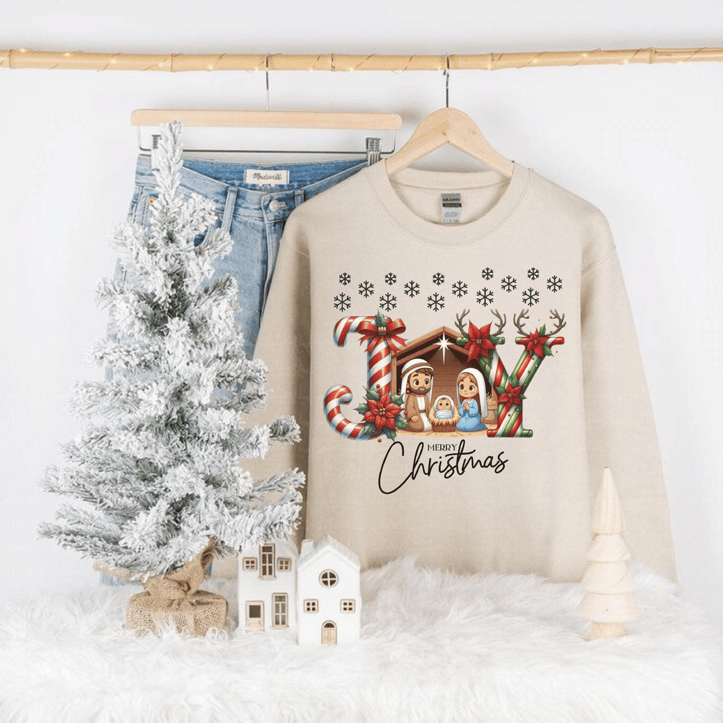 Joy To The World Sweatshirt – Christian Christmas Baby Jesus Gift, Cozy Faith Pullover