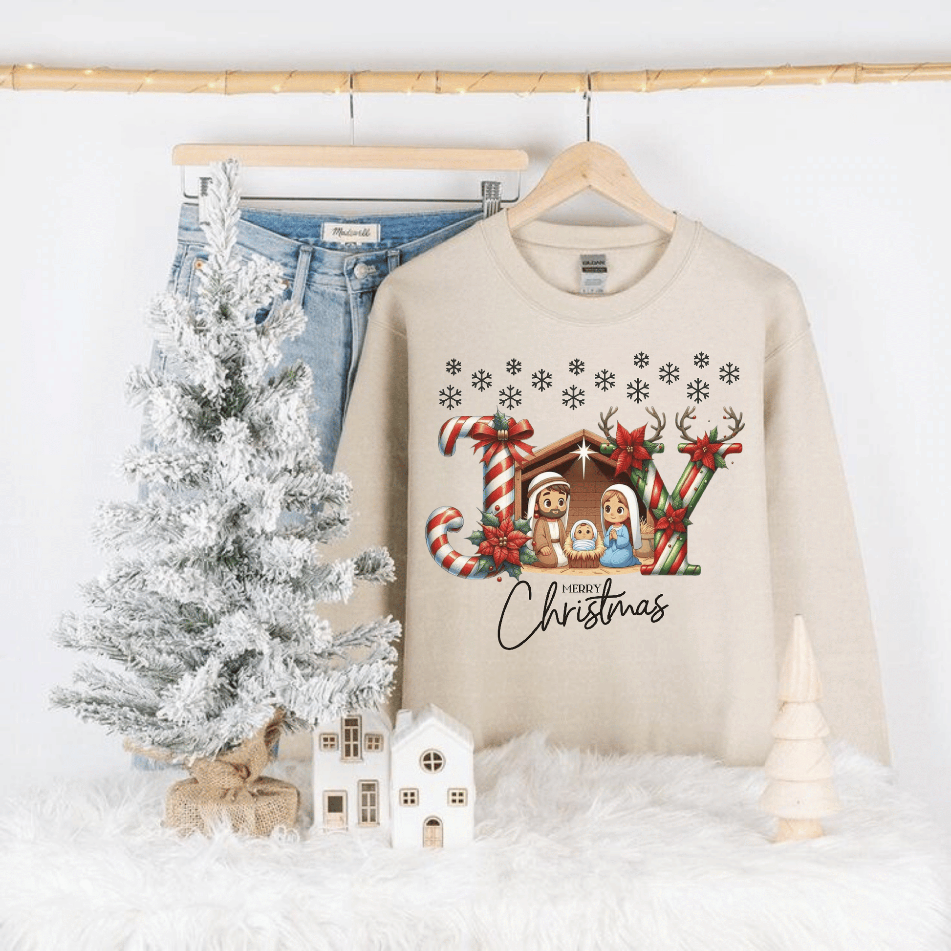 Joy To The World Sweatshirt – Christian Christmas Baby Jesus Gift, Cozy Faith Pullover