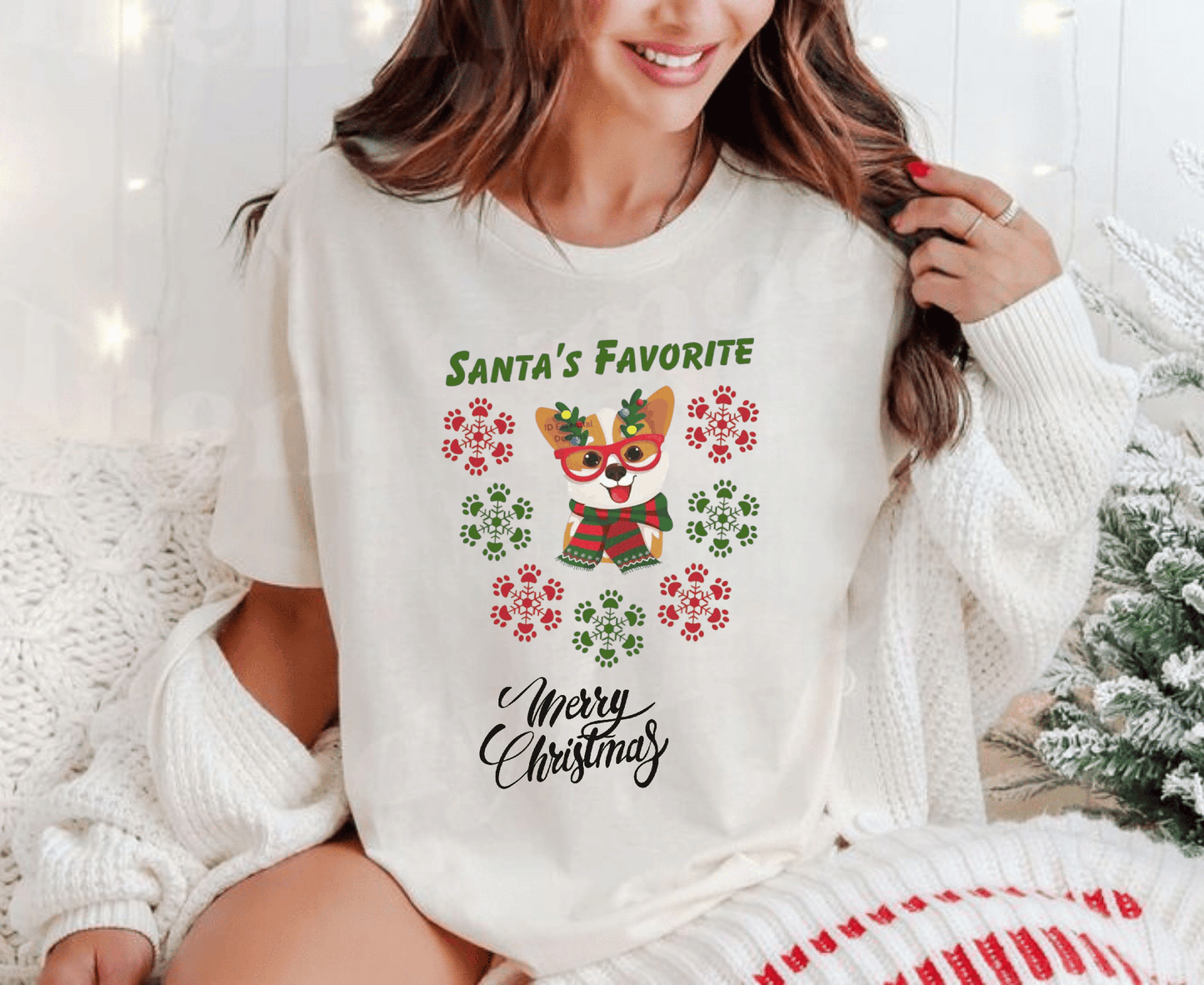 Santas Favorite Dog Shirt – The Perfect Christmas Gift for Your Furry Friend